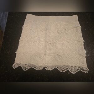 Lace scalloped mini skirt